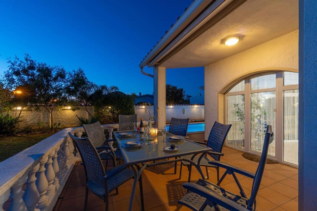 Sm21-Gran Casa De Vacaciones En La Playa, 4 Habitaciones, Climatizada, Piscina, Barbacoa Y Wifi 엠푸리아브라바 외부 사진