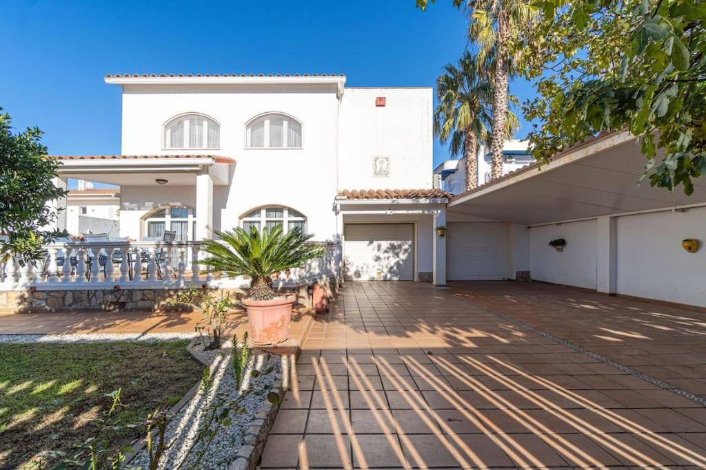 Sm21-Gran Casa De Vacaciones En La Playa, 4 Habitaciones, Climatizada, Piscina, Barbacoa Y Wifi 엠푸리아브라바 외부 사진