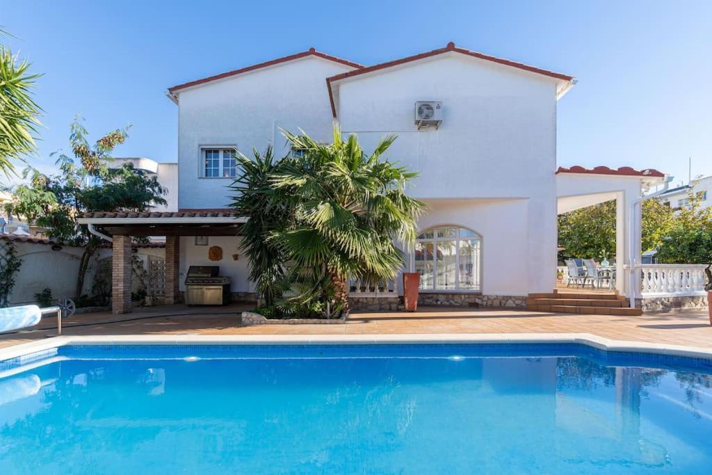 Sm21-Gran Casa De Vacaciones En La Playa, 4 Habitaciones, Climatizada, Piscina, Barbacoa Y Wifi 엠푸리아브라바 외부 사진